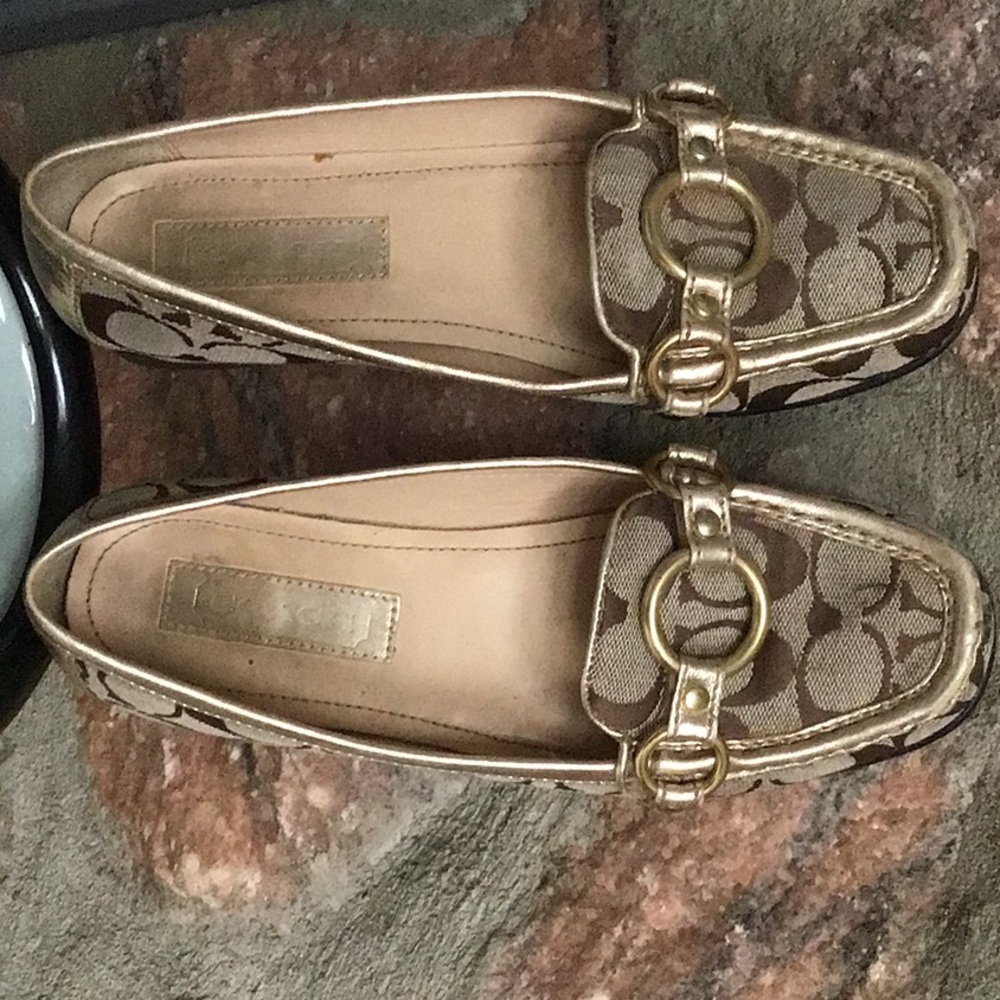 Coach , casual flats in gold and signature logo